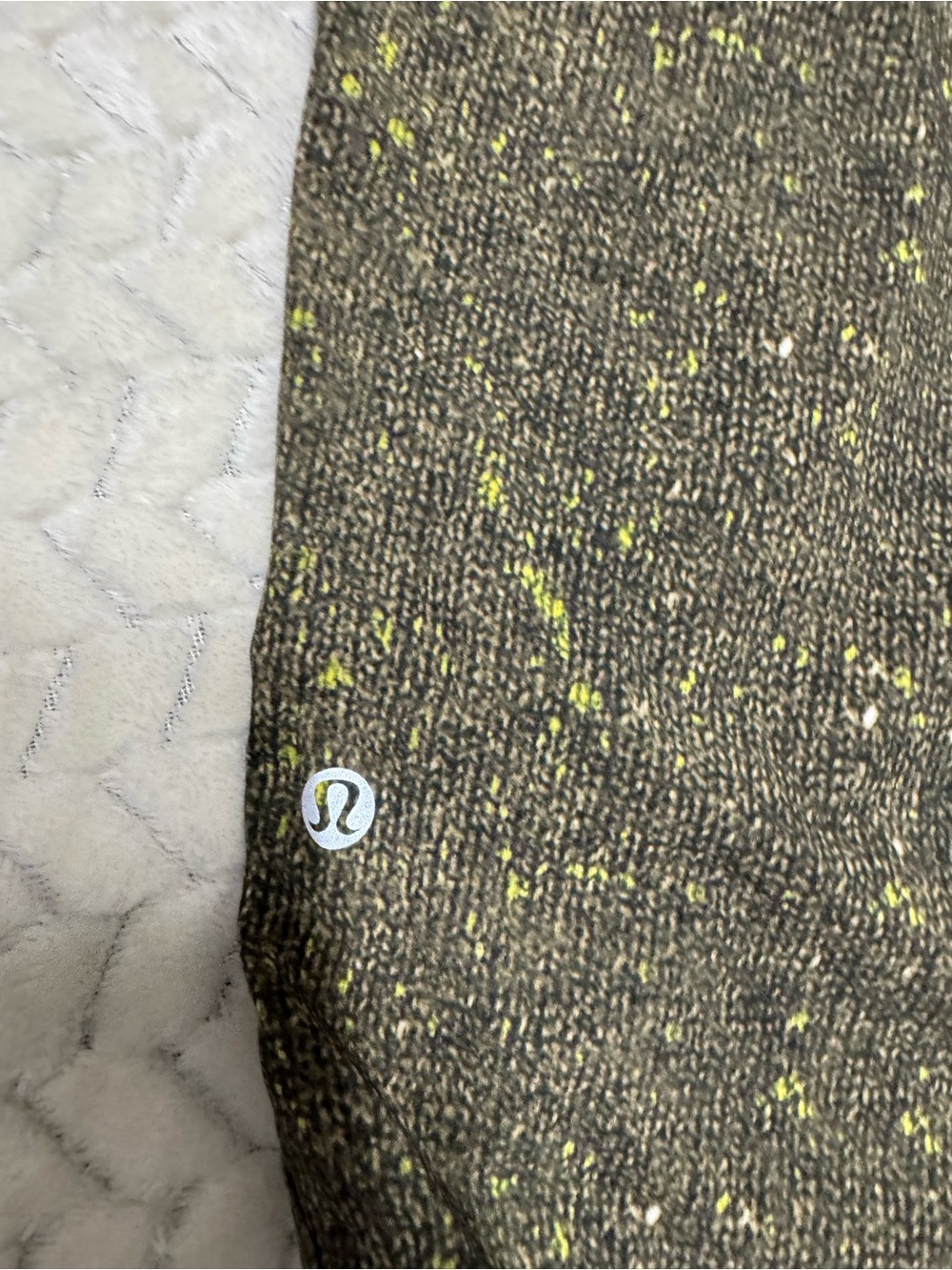 Lululemon Surge Lined Shorts 6"
Speckled Green Men's S Stretch Waist
Zip Pockets - Picture 5 of 10